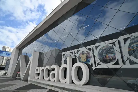 Aniversário do Mercado de Santos tem Festival da Tainha Premium e do Camarão até domingo (19).