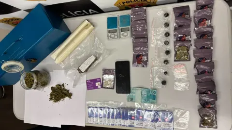 Homem é preso por tráfico de drogas no José Menino, em Santos.