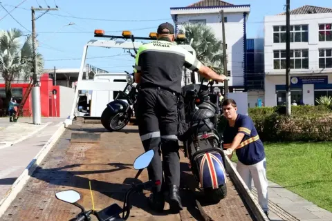 Mais de 300 ciclomotores e bikes elétricas são apreendidas em Praia Grande entre janeiro e junho deste ano.