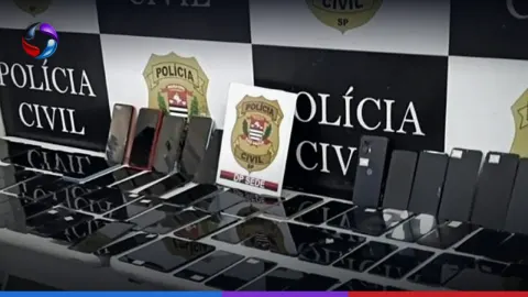 Fiscalização apreende cerca de 10 mil celulares e prende homem em Cubatão por receptação.