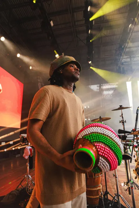 Luizinho do Jêje, referência da percussão afro-brasileira, participa de festival do Instituto Arte no Dique nesta quarta (19) e quinta (20).