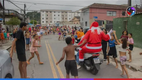 Natal na Quebrada busca padrinhos para presentear 200 crianças em Santos.
