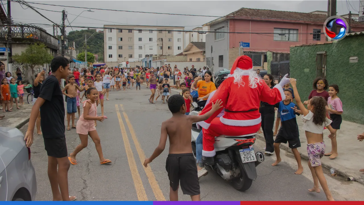 Natal na Quebrada busca padrinhos para presentear 200 crianças em Santos.