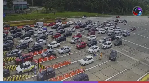 Sistema Anchieta-Imigrantes registra lentidão no sentido litoral neste sábado.
