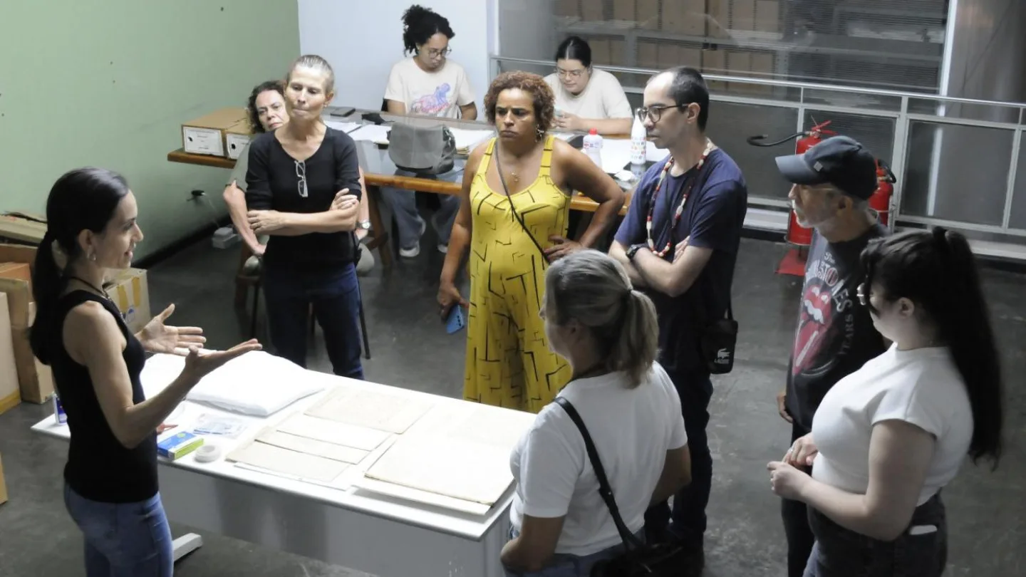Visita ao Arquivo Permanente de Santos